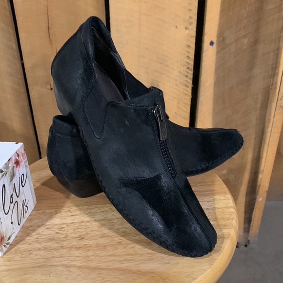 Donald J Pliner shoes - Picture 3 of 10